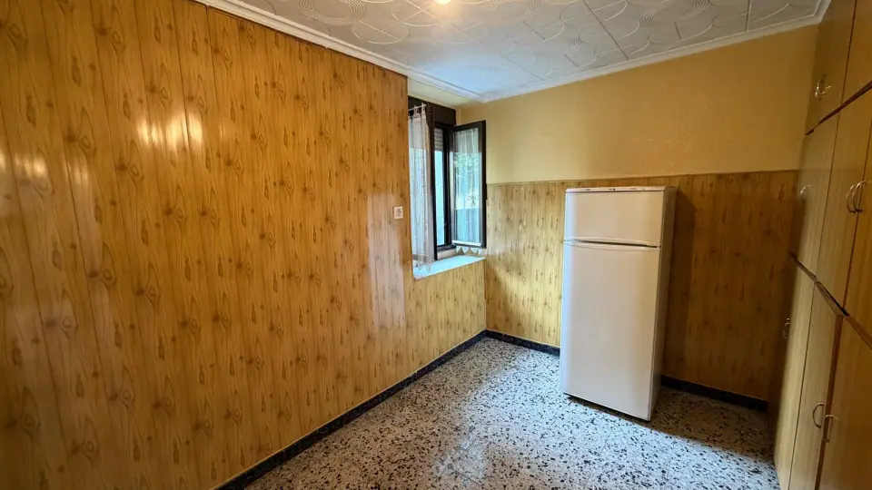 Дом с участком 1 200 м² и гаражом — 13