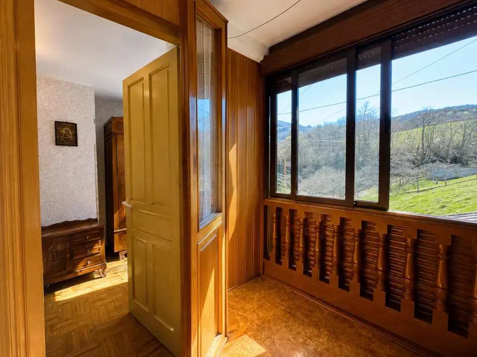 Дом с участком 1 200 м² и гаражом — 4