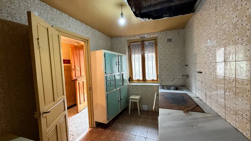 Дом с участком 1 200 м² и гаражом — 12