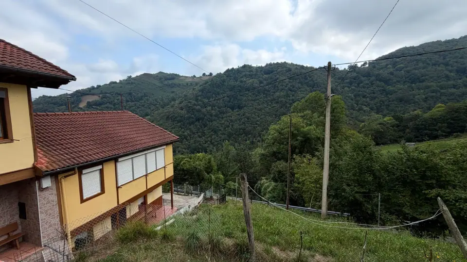 Дом с участком 1 200 м² и гаражом — 9