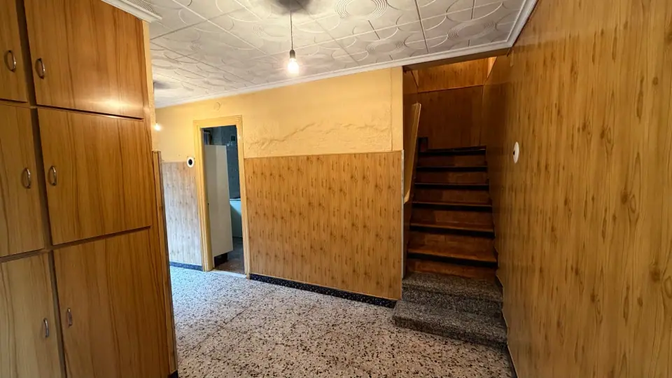 Дом с участком 1 200 м² и гаражом — 15